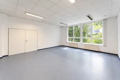 11-Zimmer-Gewerbeimmobilie kaufen in Salzburg Stadt – 321 m², € 789.000 – Bild 2 von 8