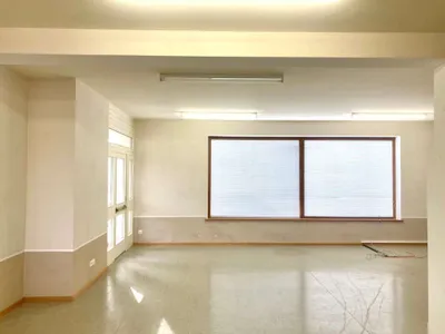 3-Zimmer-Gewerbeimmobilie mieten in Wiener Neustadt Land – 2 400 m², € 3.470 – Bild 2 von 31