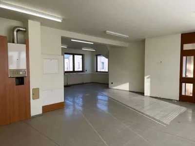 3-Zimmer-Gewerbeimmobilie mieten in Wiener Neustadt Land – 2 400 m², € 3.470 – Bild 15 von 31