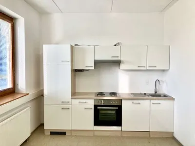 3-Zimmer-Gewerbeimmobilie mieten in Wiener Neustadt Land – 2 400 m², € 3.470 – Bild 19 von 31