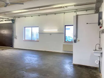 3-Zimmer-Gewerbeimmobilie mieten in Wiener Neustadt Land – 2 400 m², € 3.470 – Bild 7 von 31