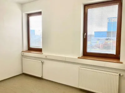 3-Zimmer-Gewerbeimmobilie mieten in Wiener Neustadt Land – 2 400 m², € 3.470 – Bild 18 von 31