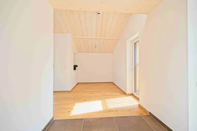 2-Zimmer-Wohnung mieten in Gmunden – 90 m², € 1.900 – Bild 12 von 13