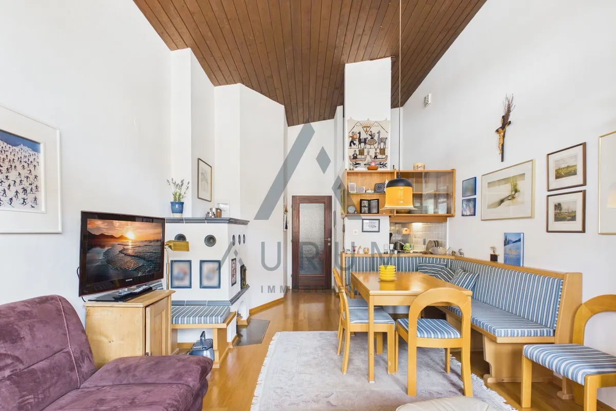 Freizeitwohnsitz: Charmante Dachgeschosswohnung mit Bergblick, Ost- und Westbalkon - Ansicht 2