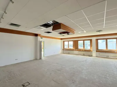2-Zimmer-Gewerbeimmobilie mieten in Mödling – 138 m², € 1.790 – Bild 1 von 5