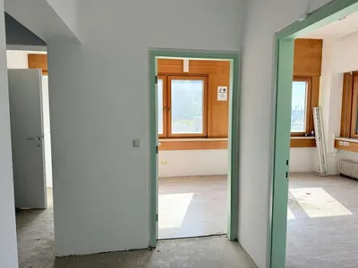 2-Zimmer-Gewerbeimmobilie mieten in Mödling – 138 m², € 1.790 – Bild 2 von 5