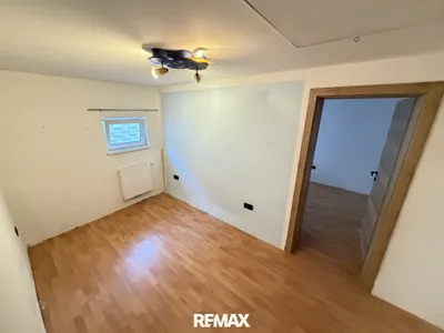 4-Zimmer-Haus kaufen in Hollabrunn – 100 m², € 90.000 – Bild 5 von 17