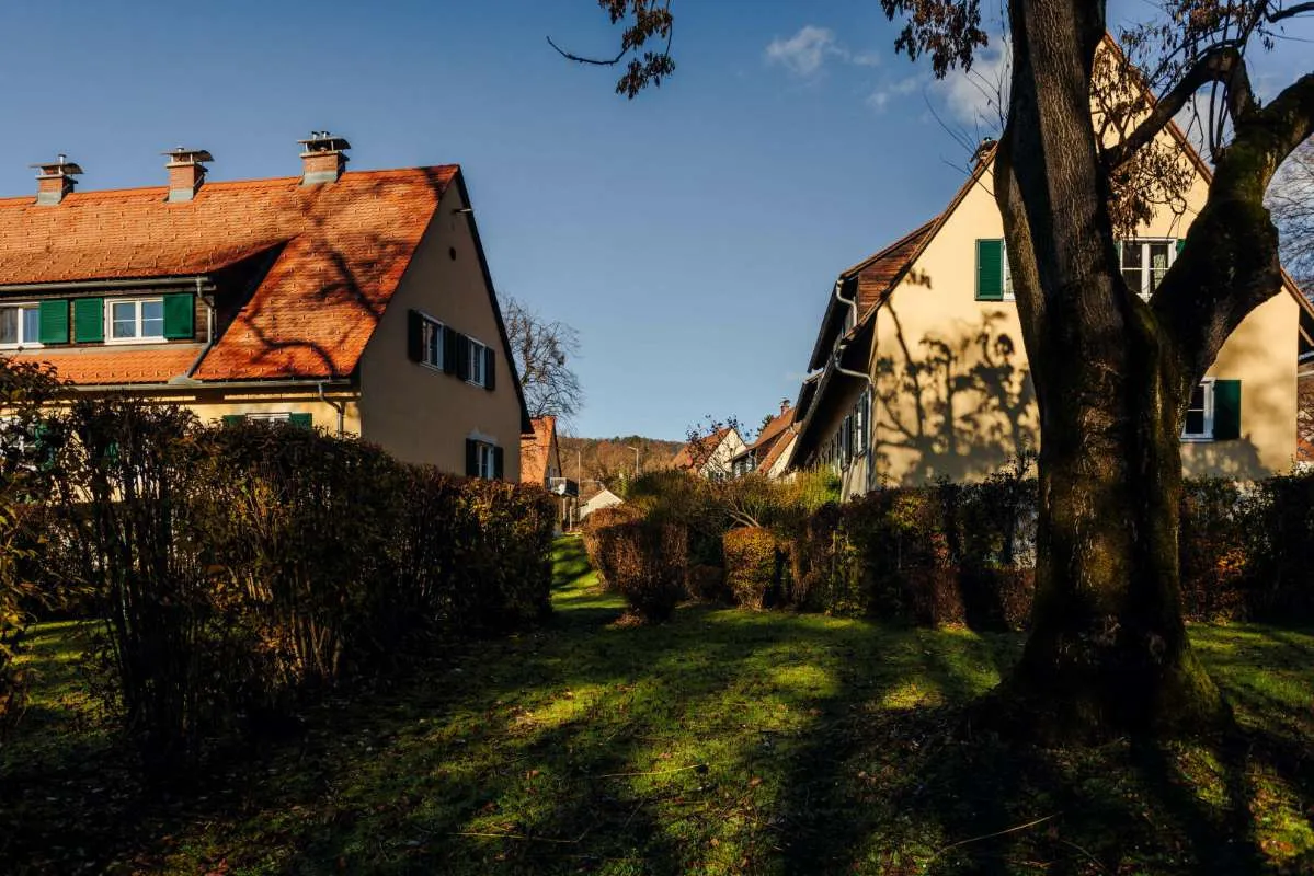 Mariatrost: Sonnige 2-Zimmer-Wohnung in ruhiger Lage mit Sanierungspotenzial - Ansicht 3