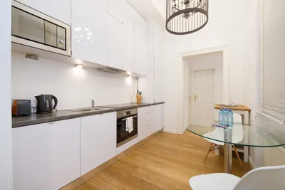 9-Zimmer-Wohnung mieten in Wien – 215 m², € 9.900 – Bild 12 von 40
