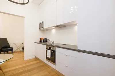 9-Zimmer-Wohnung mieten in Wien – 215 m², € 9.900 – Bild 13 von 40