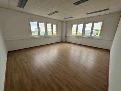 1-Zimmer-Gewerbeimmobilie mieten in Baden – 43 m², € 477 – Bild 2 von 3