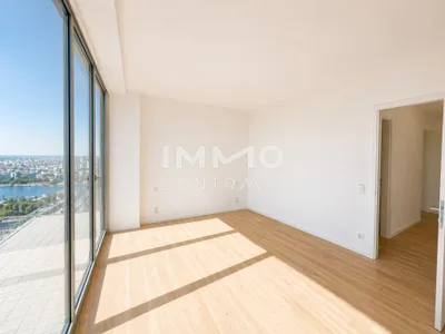 44. Etage mit 39m2 Loggia - Hoch oben mit Weitblick: DC2 Tower