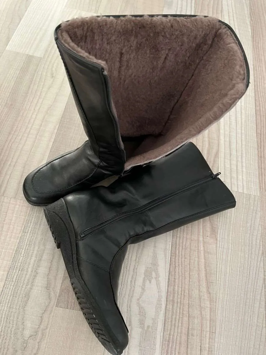 Wie neu ! Leder-Winterstiefel und sehr dick gefüttert !