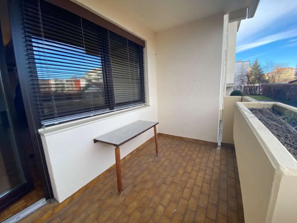 Gepflegte Kleinwohnung in Ruhelage mit Tiefgaragen Platz - Ansicht 3