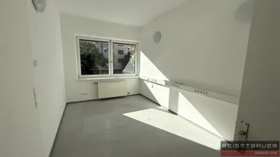 15-Zimmer-Immobilie mieten in Linz – 514 m², € 4.415 – Bild 15 von 40