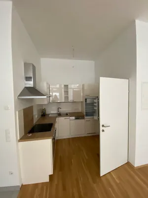 1-Zimmer-Gewerbeimmobilie mieten in Linz – 38 m², € 583 – Bild 5 von 8
