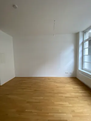 1-Zimmer-Gewerbeimmobilie mieten in Linz – 38 m², € 583 – Bild 2 von 8