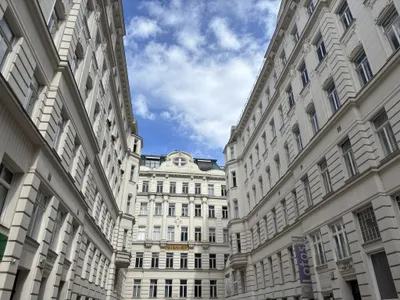 1070! ERSTBEZUG - Generalsanierung läuft! Tolle 4 Zimmer Altbau in der Neubaugasse!