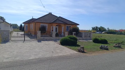 4-Zimmer-Haus kaufen in Österreich – 240 m², € 350.000