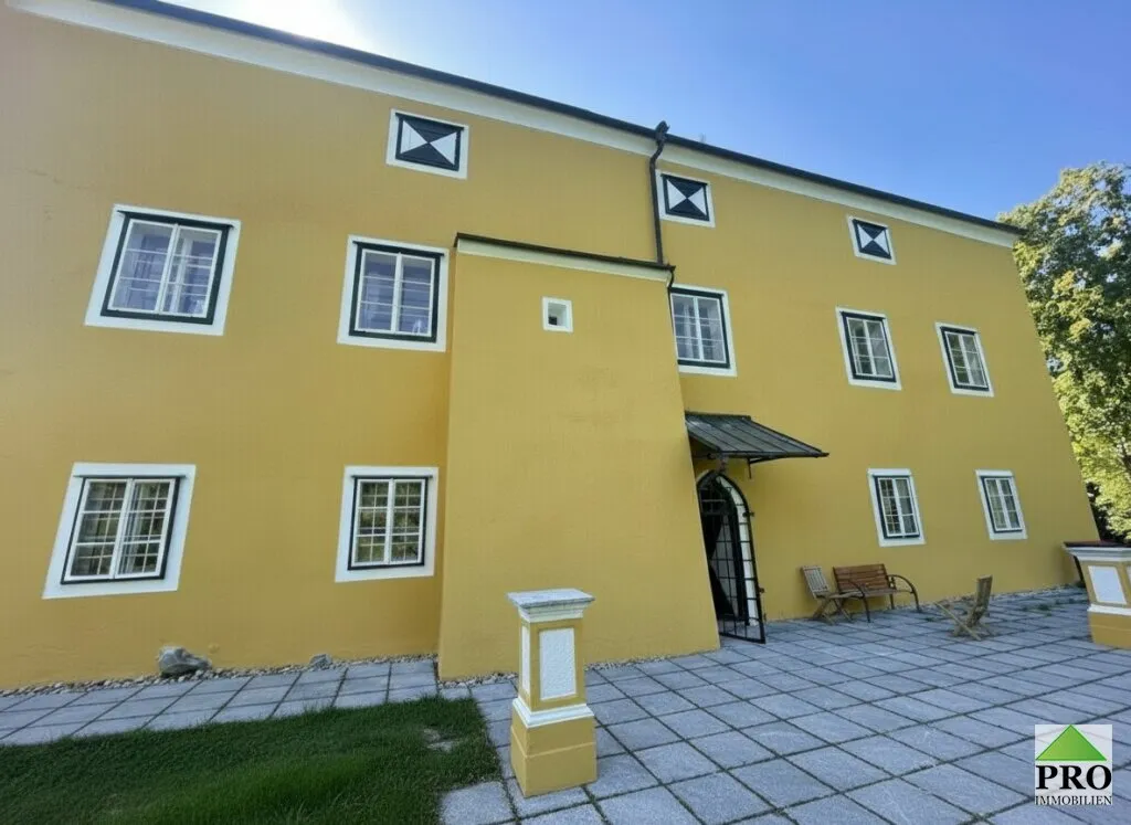 Romantisches Schloss in Oberösterreich nahe der BRD Grenze und Salzburg zu verkaufen, auch für Pferdehaltung geeignet! - Ansicht 3