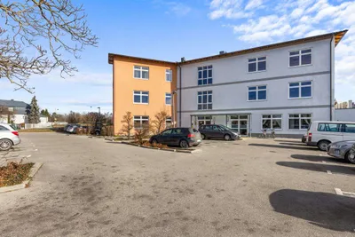 1-Zimmer-Gewerbeimmobilie mieten in Wiener Neustadt Land – 89,1 m², € 1.169 – Bild 2 von 7