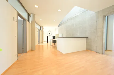 4-Zimmer-Gewerbeimmobilie mieten in Salzburg-Umgebung – 143 m², € 1.700 – Bild 1 von 8