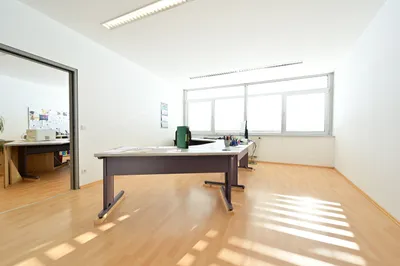 4-Zimmer-Gewerbeimmobilie mieten in Salzburg-Umgebung – 143 m², € 1.700 – Bild 6 von 8