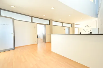 4-Zimmer-Gewerbeimmobilie mieten in Salzburg-Umgebung – 143 m², € 1.700 – Bild 2 von 8