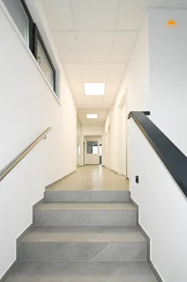 5-Zimmer-Gewerbeimmobilie mieten in Baden – 278 m², € 3.000 – Bild 3 von 18