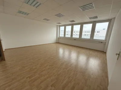1-Zimmer-Gewerbeimmobilie mieten in Baden – 40 m², € 453 – Bild 4 von 5