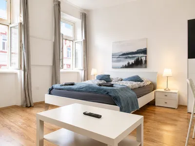 42 m² 2-Zimmer-Altbauwohnung, 10 Min. zum Westbahnhof - 1150 Wien - Vermietung 1-6 Monate
