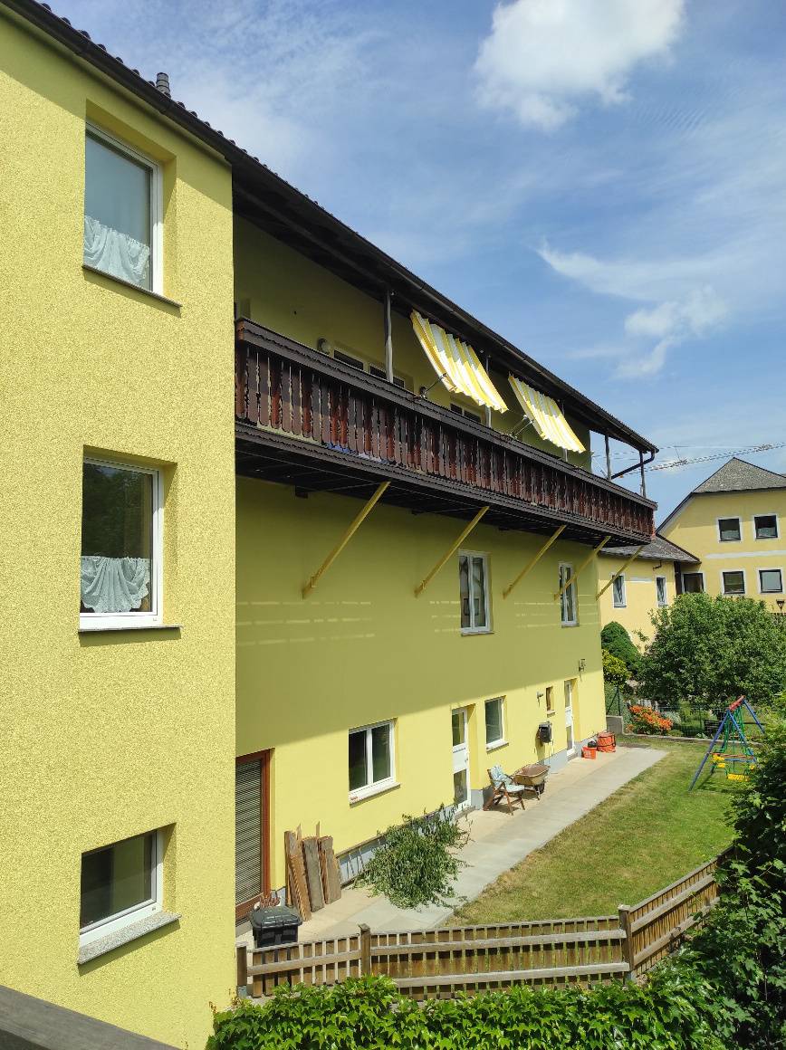 Gepflegtes Geschäftshaus mit großzügiger Wohnung in zentraler Lage – pohled 2