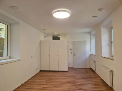 2-Zimmer-Gewerbeimmobilie mieten in Graz – 44 m², € 600 – Bild 2 von 6
