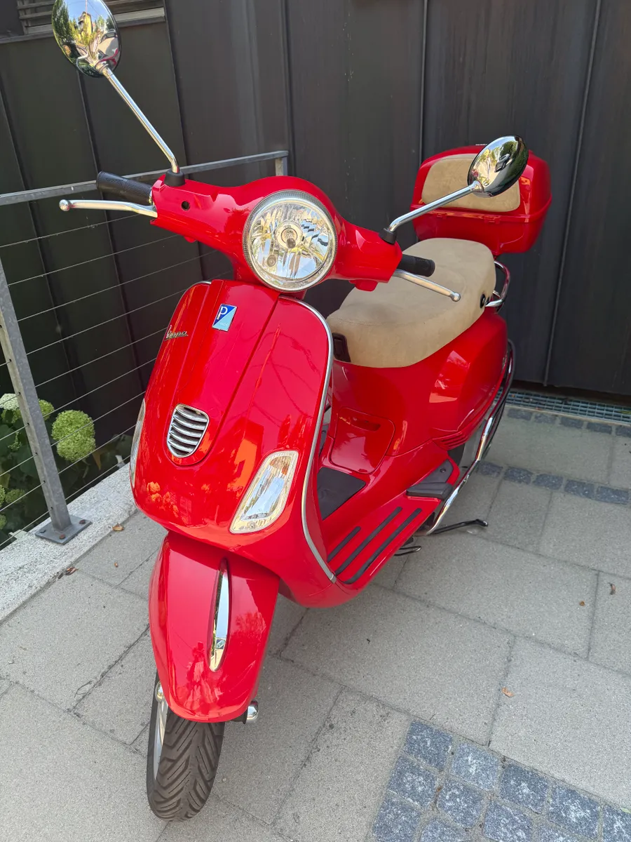 Vespa LX