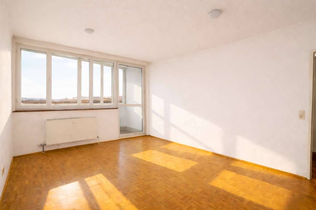 Sonnige 4,5 -Zimmer-Wohnung mit Lift & Parkplatz - Ansicht 2
