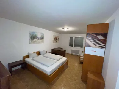 6-Zimmer-Wohnung mieten in Wien – 150 m², € 450 – Bild 12 von 90