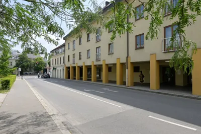 Gepflegte 3-Zimmer Wohnung mit Loggia und Grünblick! – Bild 2