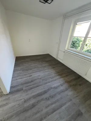 6-Zimmer-Gewerbeimmobilie mieten in Hollabrunn – 196 m², € 1.720 – Bild 6 von 57