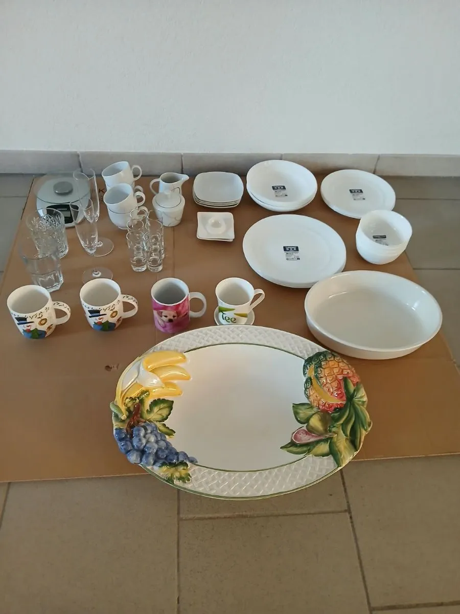 Geschirr, Töpfe, Besteck billig abzugeben, € 70,- (8411 Hengsberg)