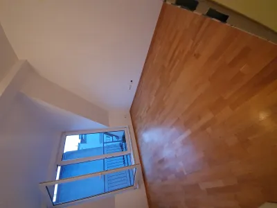 Dachgeschoßwohnung mit Balkon - 2 Zimmer zu vermieten – Bild 3
