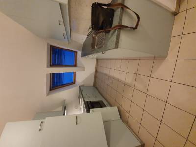 Dachgeschoßwohnung mit Balkon - 2 Zimmer zu vermieten