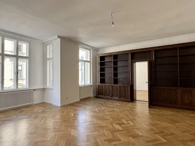 Repräsentative Altbauwohnung mit Balkon und Loggia (Erstbezug nach Sanierung) – Bild 2