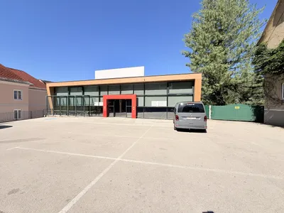 Gewerbeimmobilie mieten in Sankt Veit an der Glan – 903 m², € 5.189