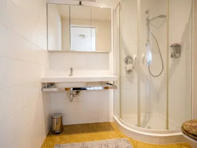 8-Zimmer-Haus kaufen in Neunkirchen – 305,67 m², € 890.000 – Bild 13 von 27