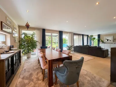 8-Zimmer-Haus kaufen in Neunkirchen – 305,67 m², € 890.000 – Bild 6 von 27
