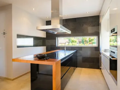 8-Zimmer-Haus kaufen in Neunkirchen – 305,67 m², € 890.000 – Bild 5 von 27