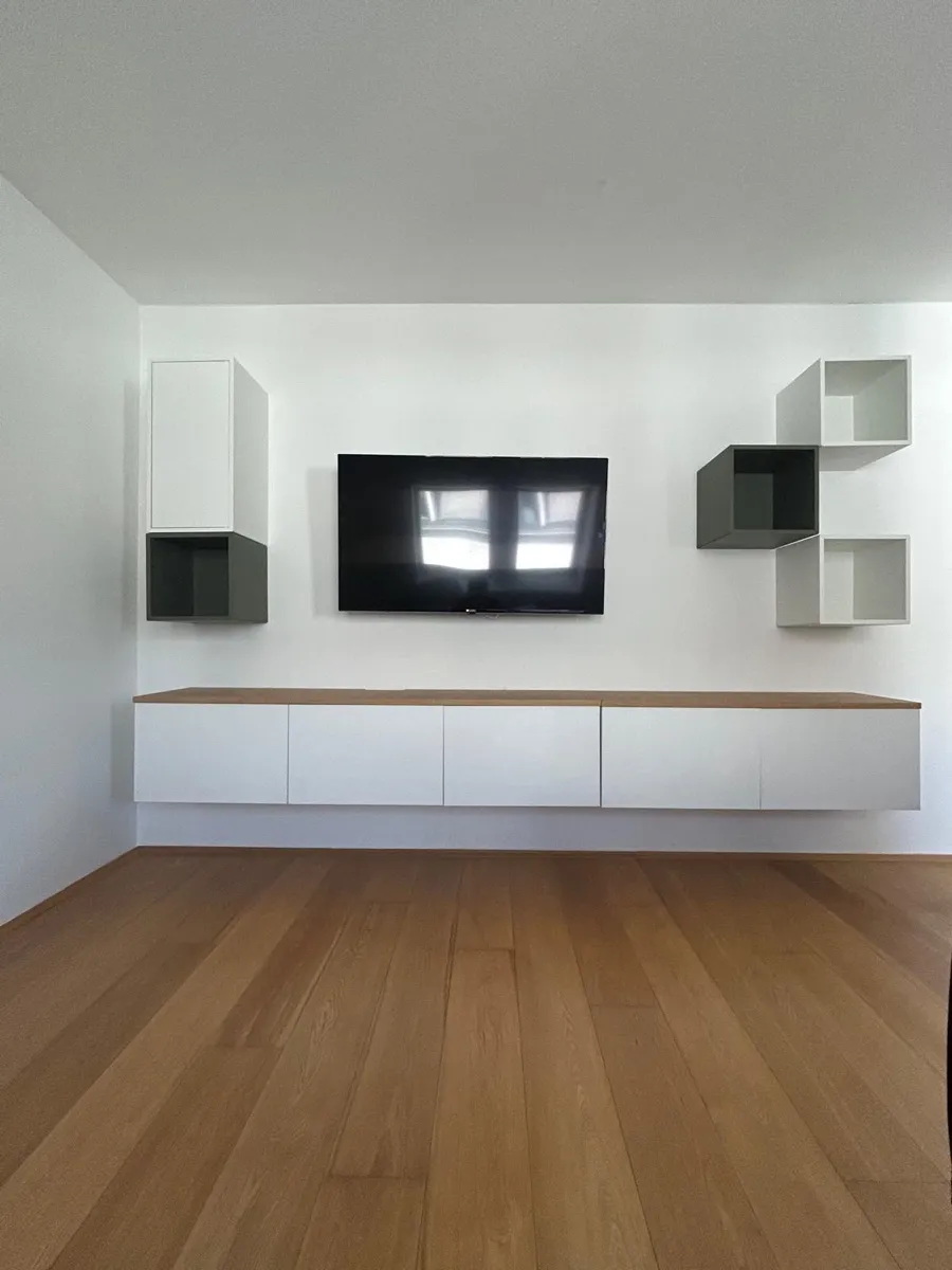 IKEA Wohnwand / TV-Möbel in Weiß - 300 cm - Wien - ohne Fernseher, € 350,- (7432 Aschau im Burgenland)