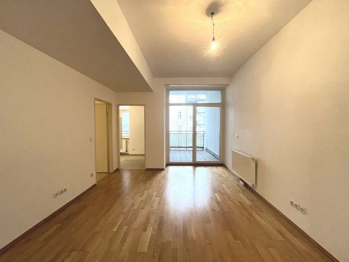 Stadtrand trifft City: Helle 2-Zimmer-Wohnung mit Loggia nahe Wienerberg, Wien