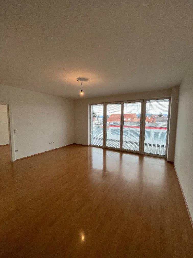 Helle 2-Zimmer-Wohnung mit großzügiger Loggia und Parkplatz in 2700 Wiener Neustadt – pohled 2