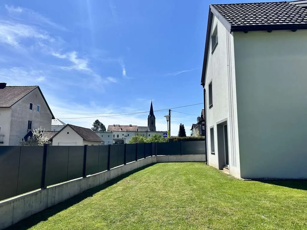 Ein- bis Zweifamilienhaus mit großem Garten in exzellenter Lage in Pregarten – pohled 3